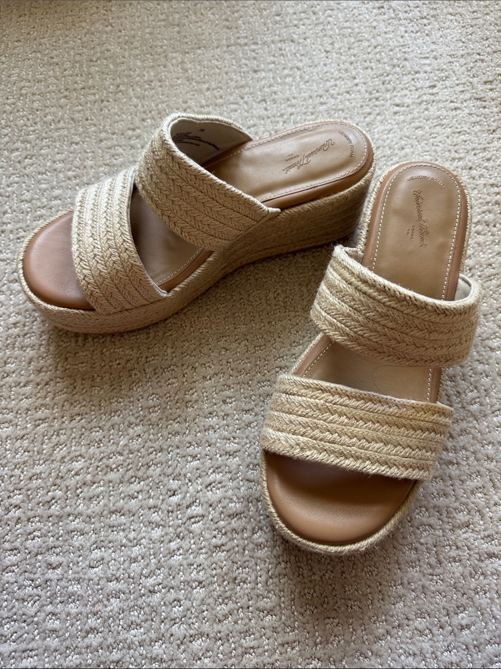 Universal Thread Beige Woven Platform Slide Sandals